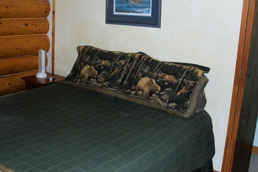 Bear Den Vacation Home Anchor Point Pokoj fotografie
