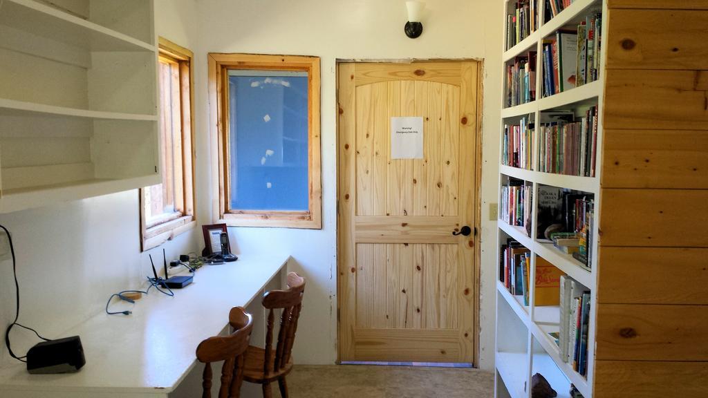 Bear Den Vacation Home Anchor Point Pokoj fotografie